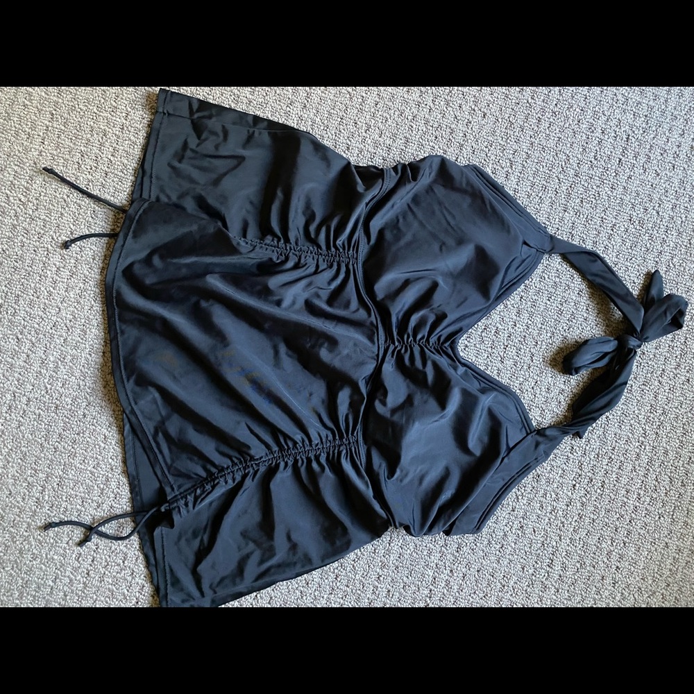 Black tankini swim